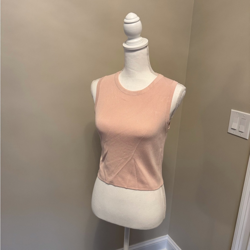 Sleeveless Blush Pink Women's Cropped Tank Top